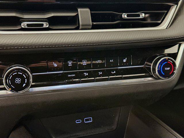 used 2025 Chevrolet Equinox car, priced at $26,747