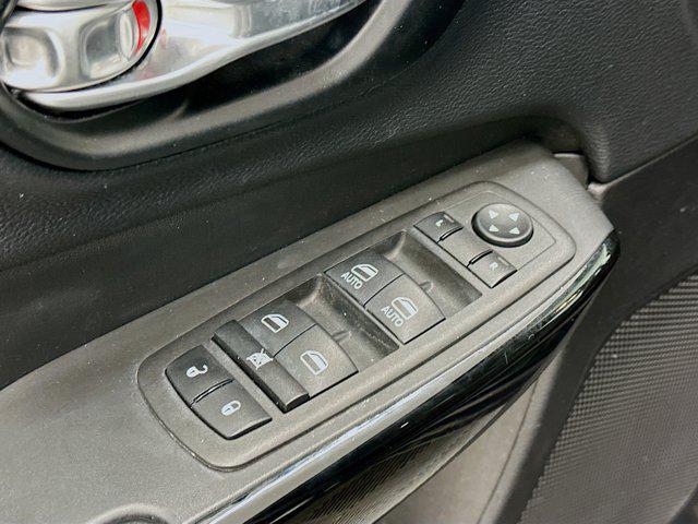 used 2023 Jeep Cherokee car, priced at $19,996