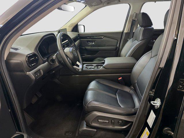 used 2025 Honda Pilot car, priced at $45,996