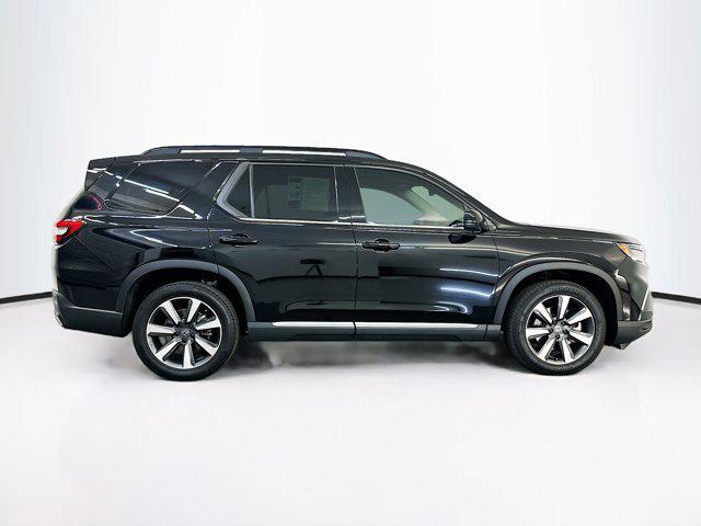 used 2025 Honda Pilot car, priced at $45,996