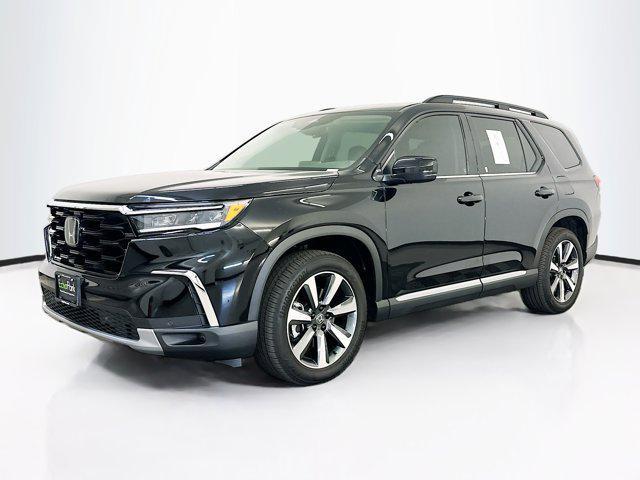 used 2025 Honda Pilot car, priced at $45,996