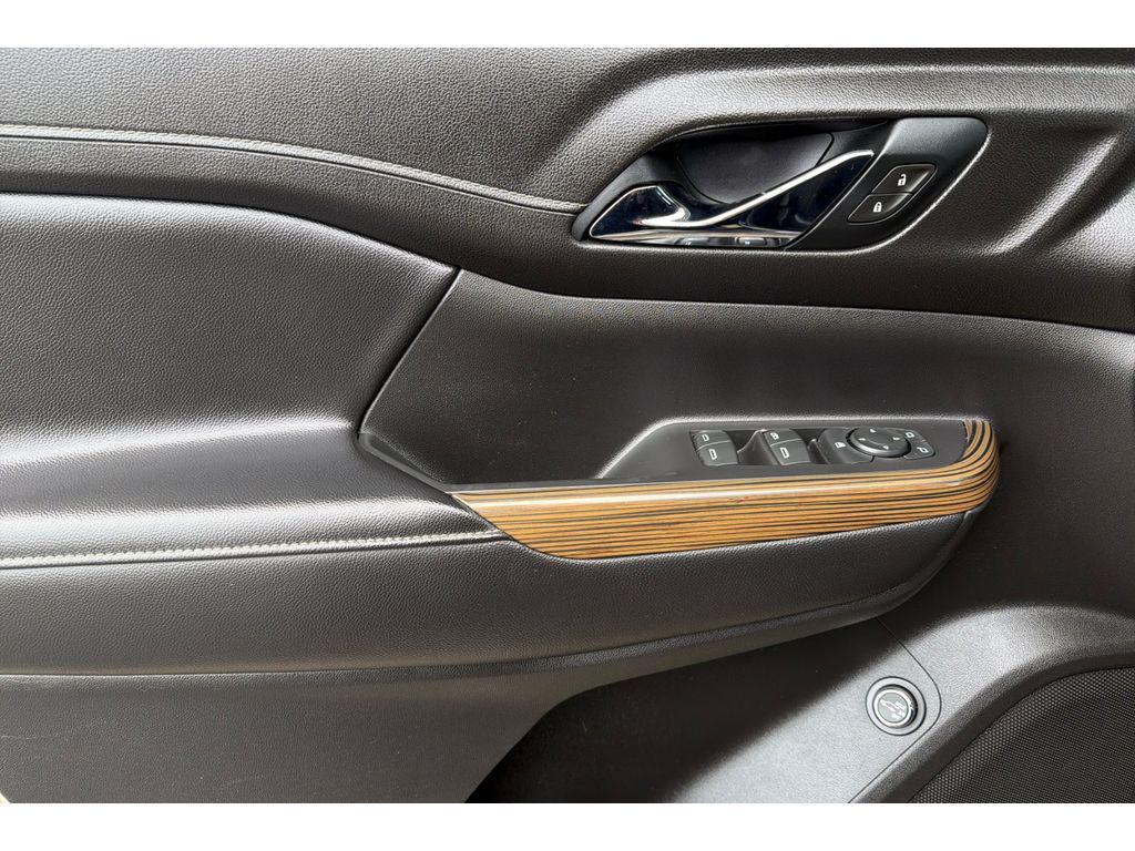 used 2021 GMC Acadia car, priced at $25,999
