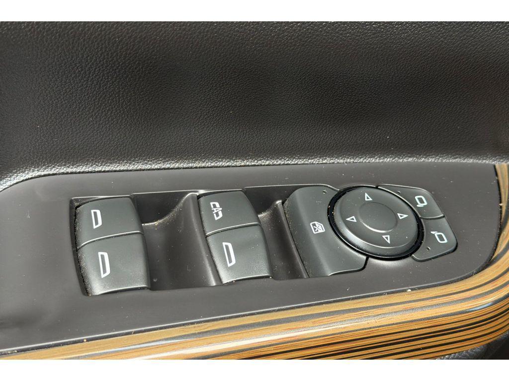 used 2021 GMC Acadia car, priced at $25,999