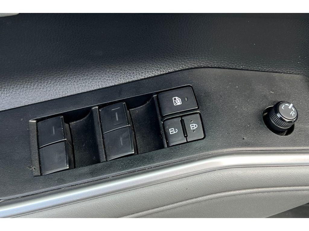 used 2023 Toyota Highlander car, priced at $37,999