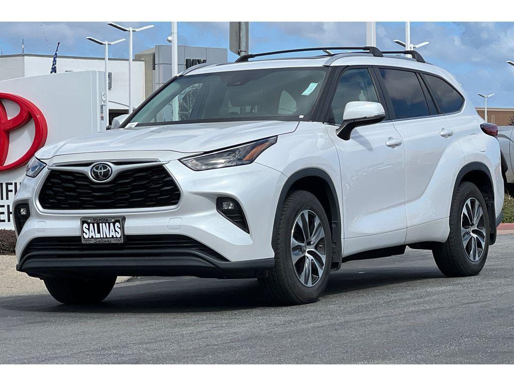 used 2023 Toyota Highlander car, priced at $37,999