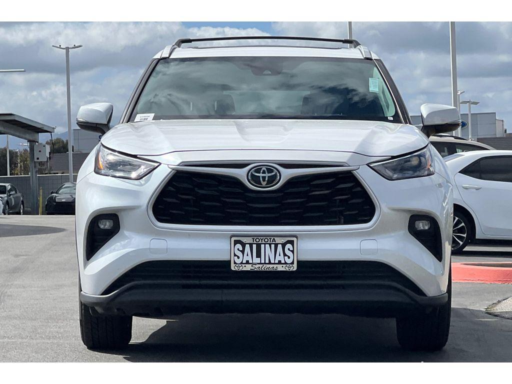 used 2023 Toyota Highlander car, priced at $37,999