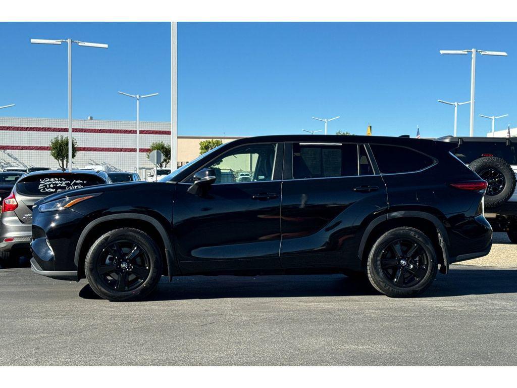 used 2023 Toyota Highlander car, priced at $31,999