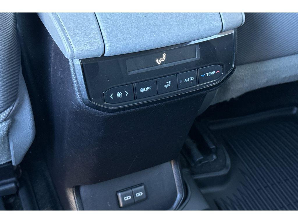 used 2023 Toyota Highlander car, priced at $31,999