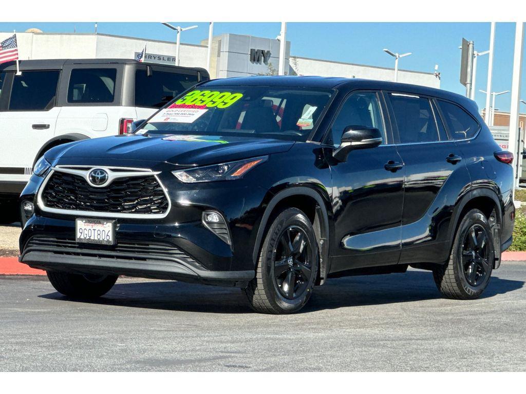 used 2023 Toyota Highlander car, priced at $31,999