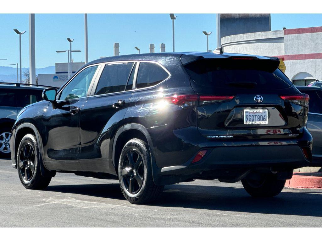 used 2023 Toyota Highlander car, priced at $31,999