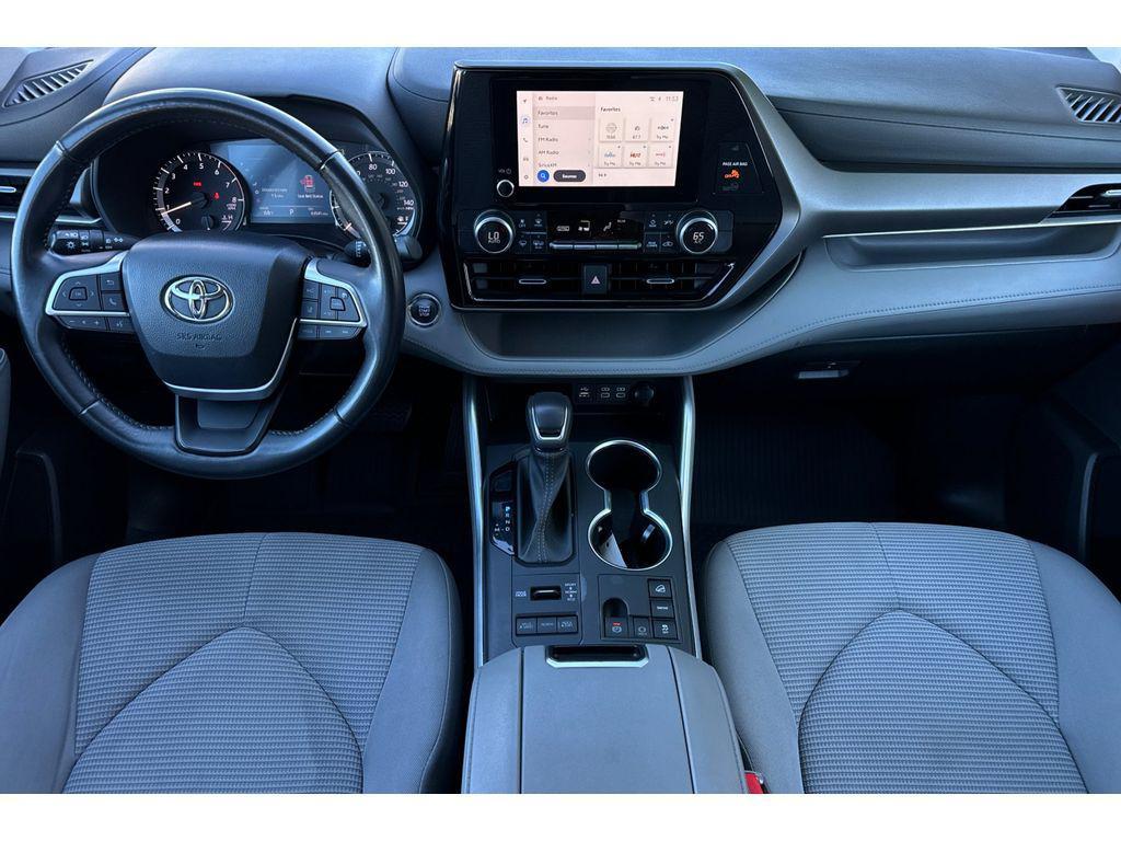 used 2023 Toyota Highlander car, priced at $31,999