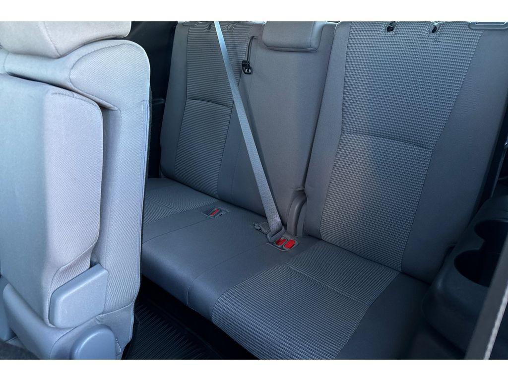 used 2023 Toyota Highlander car, priced at $31,999