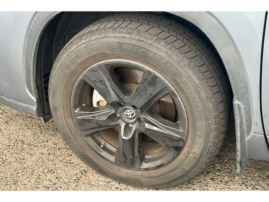 used 2022 Toyota Highlander car, priced at $35,999