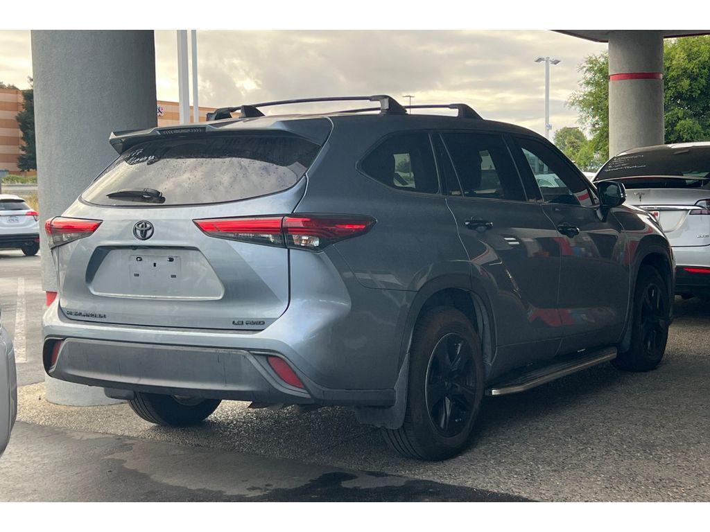 used 2022 Toyota Highlander car, priced at $35,999