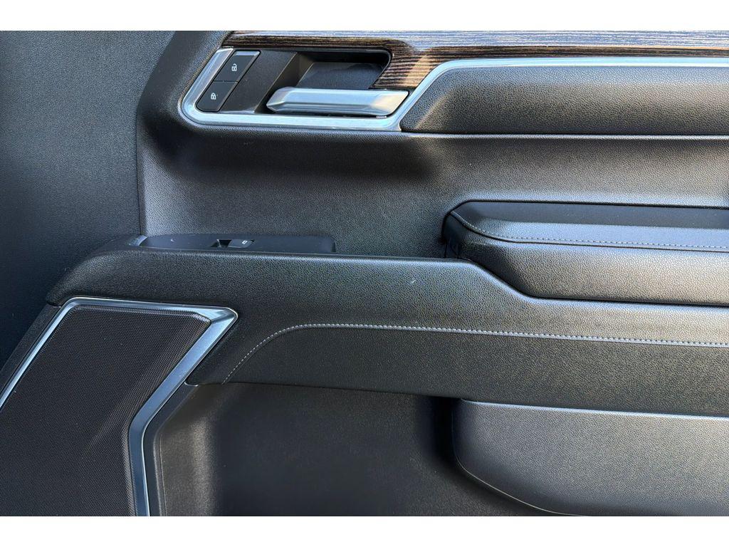 used 2024 GMC Sierra 1500 car, priced at $38,999