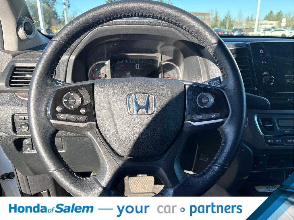 used 2022 Honda Pilot car, priced at $29,995