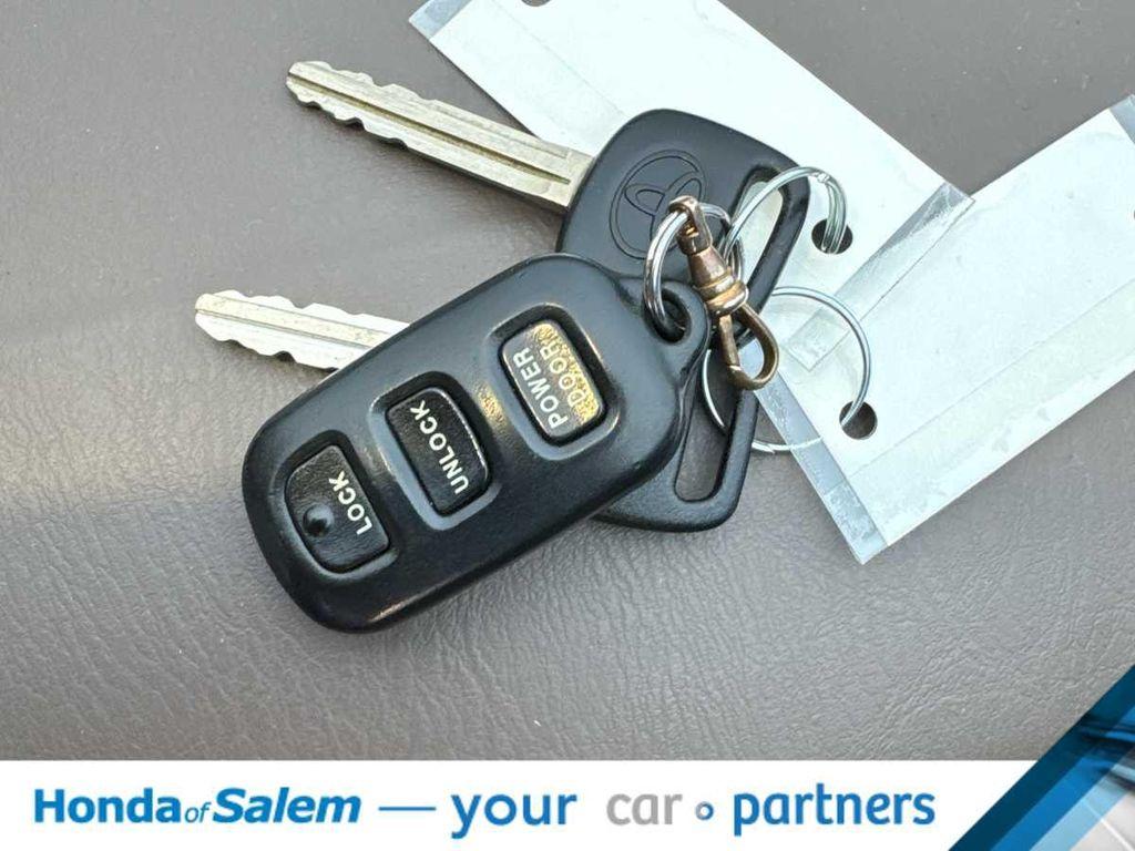 used 2001 Toyota Sienna car, priced at $7,995