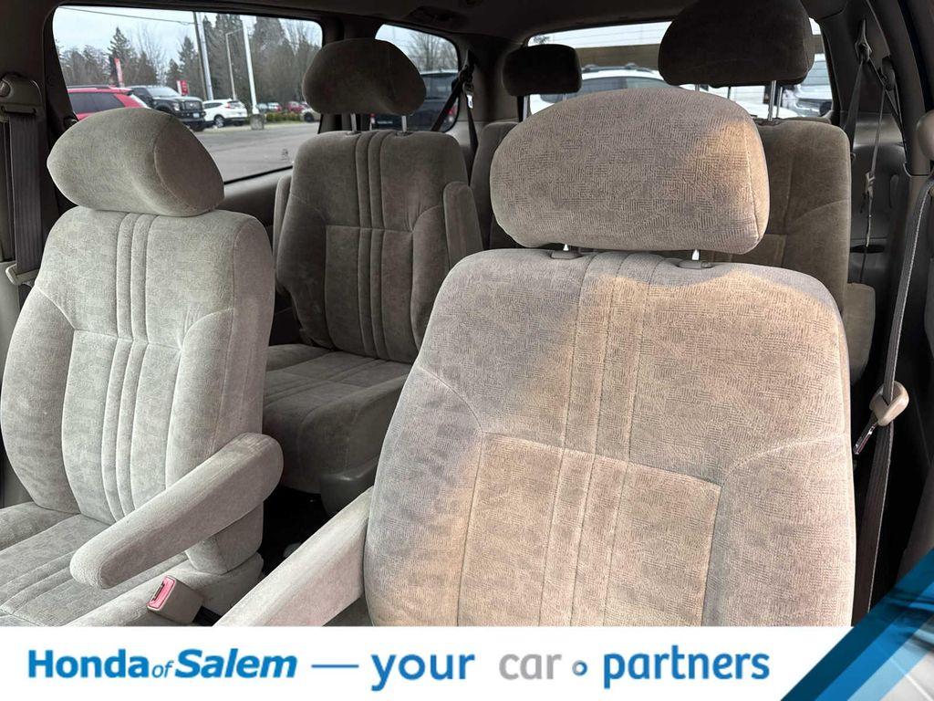 used 2001 Toyota Sienna car, priced at $7,995