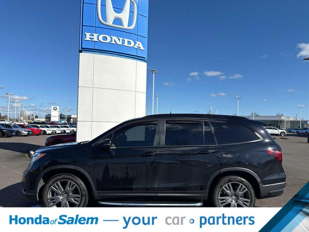 used 2022 Honda Pilot car, priced at $27,995
