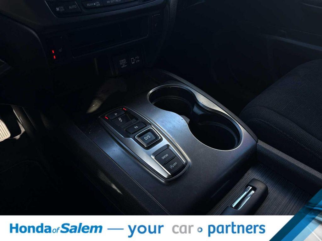 used 2022 Honda Pilot car, priced at $27,995