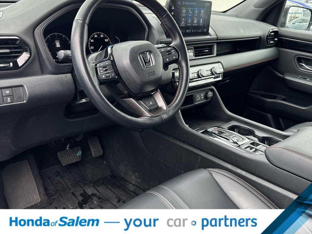used 2025 Honda Pilot car, priced at $42,495
