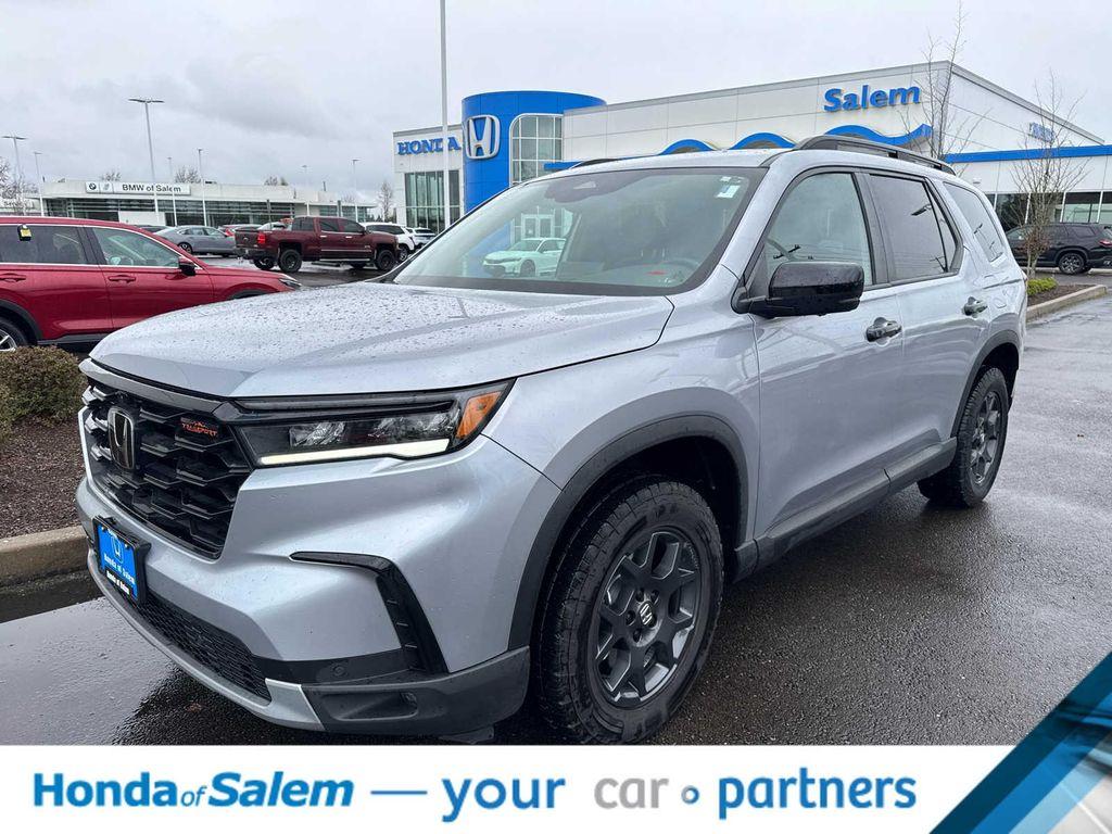 used 2025 Honda Pilot car, priced at $42,495