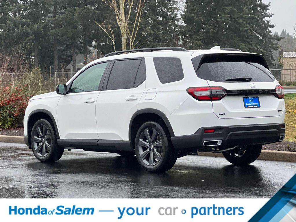 new 2025 Honda Pilot car, priced at $42,637
