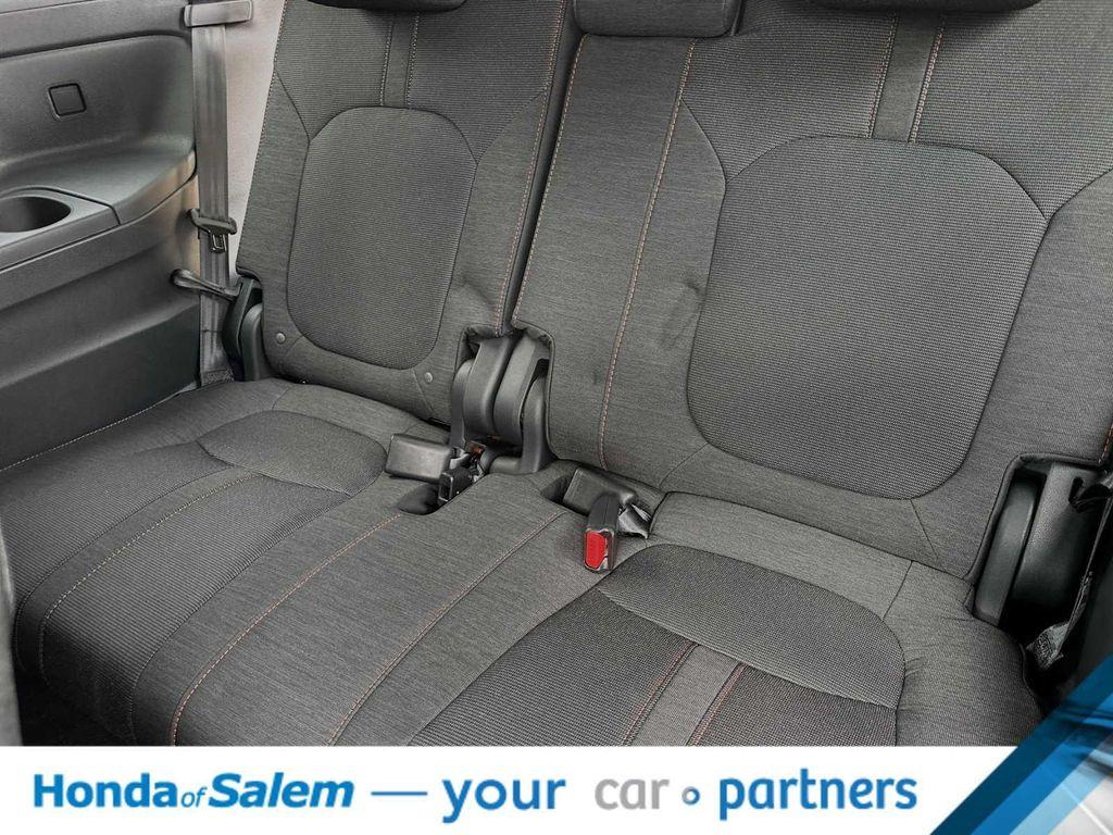 new 2025 Honda Pilot car, priced at $42,637