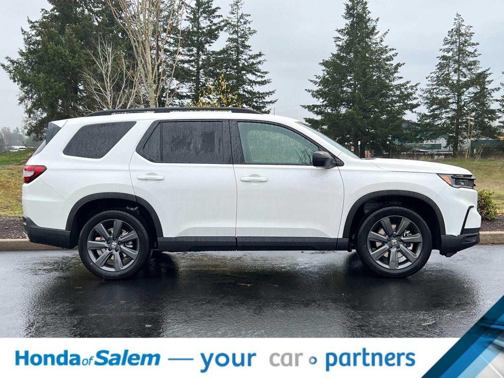 new 2025 Honda Pilot car, priced at $42,637