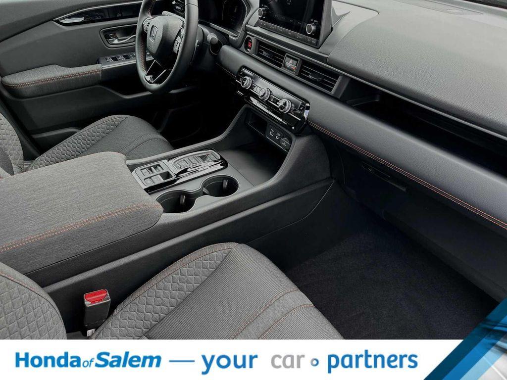 new 2025 Honda Pilot car, priced at $42,637