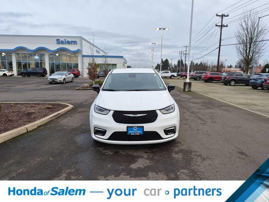 used 2024 Chrysler Pacifica car, priced at $25,888