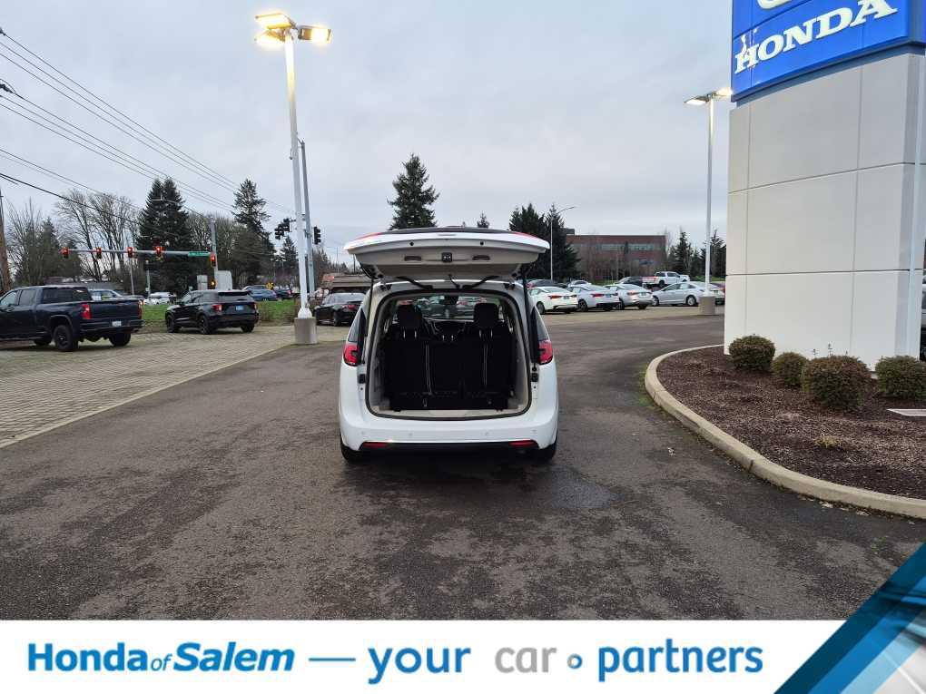 used 2024 Chrysler Pacifica car, priced at $25,888