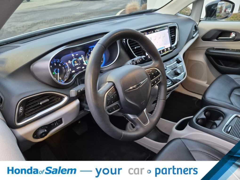 used 2024 Chrysler Pacifica car, priced at $25,888