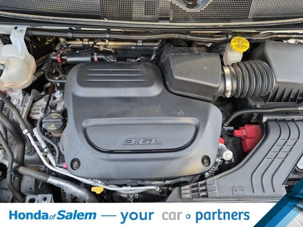 used 2024 Chrysler Pacifica car, priced at $25,888