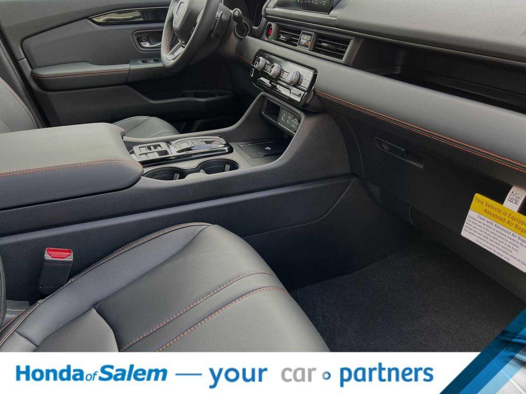 new 2025 Honda Pilot car, priced at $48,722