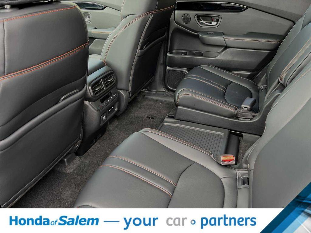 new 2025 Honda Pilot car, priced at $48,722