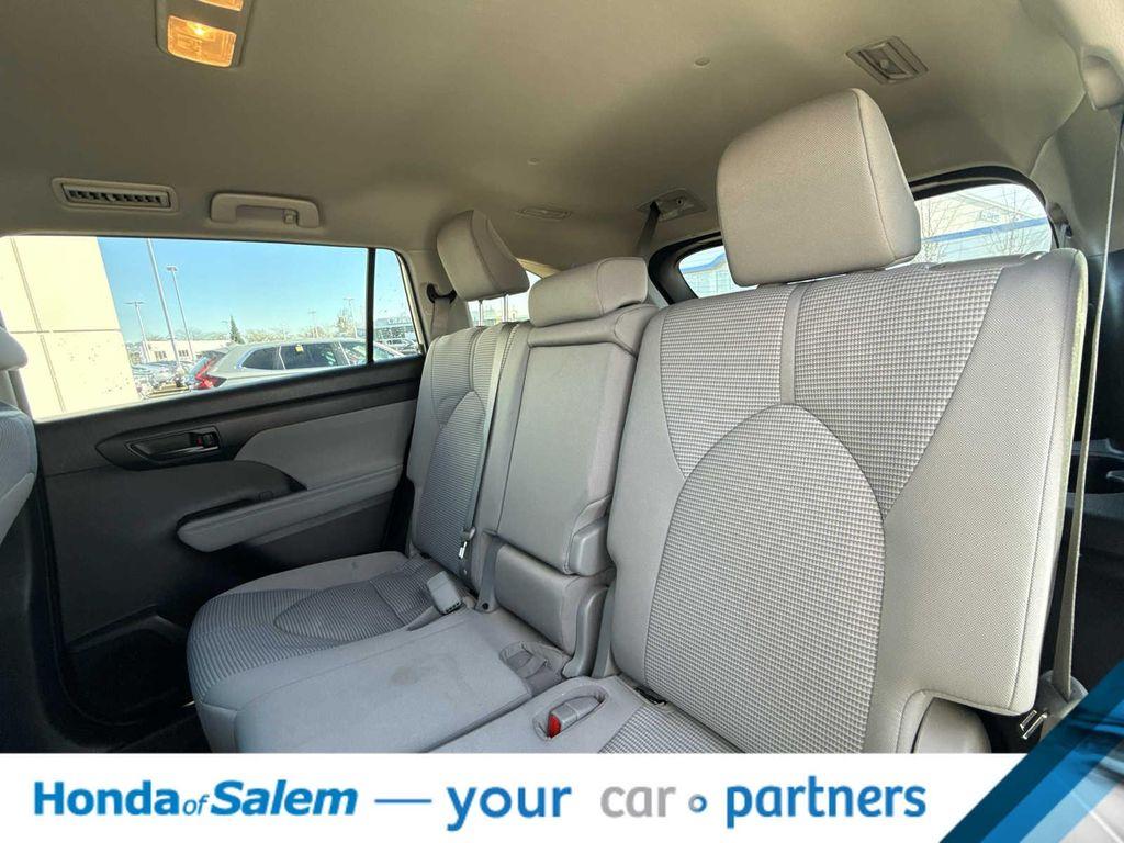 used 2023 Toyota Highlander car, priced at $31,995