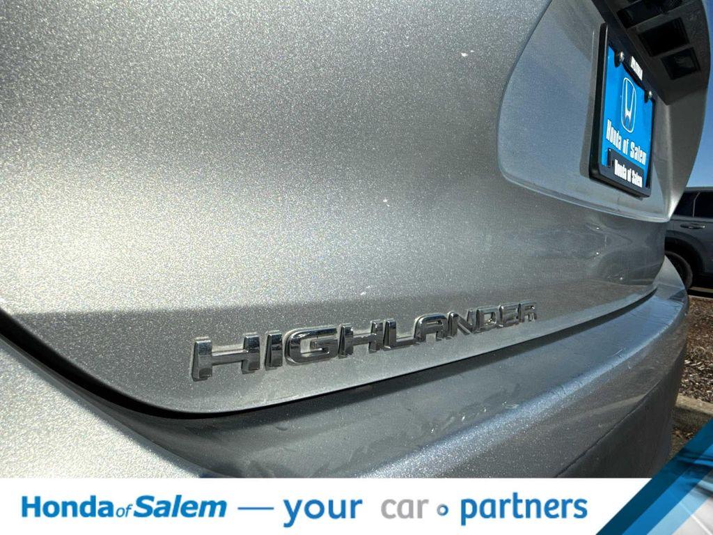 used 2023 Toyota Highlander car, priced at $31,995