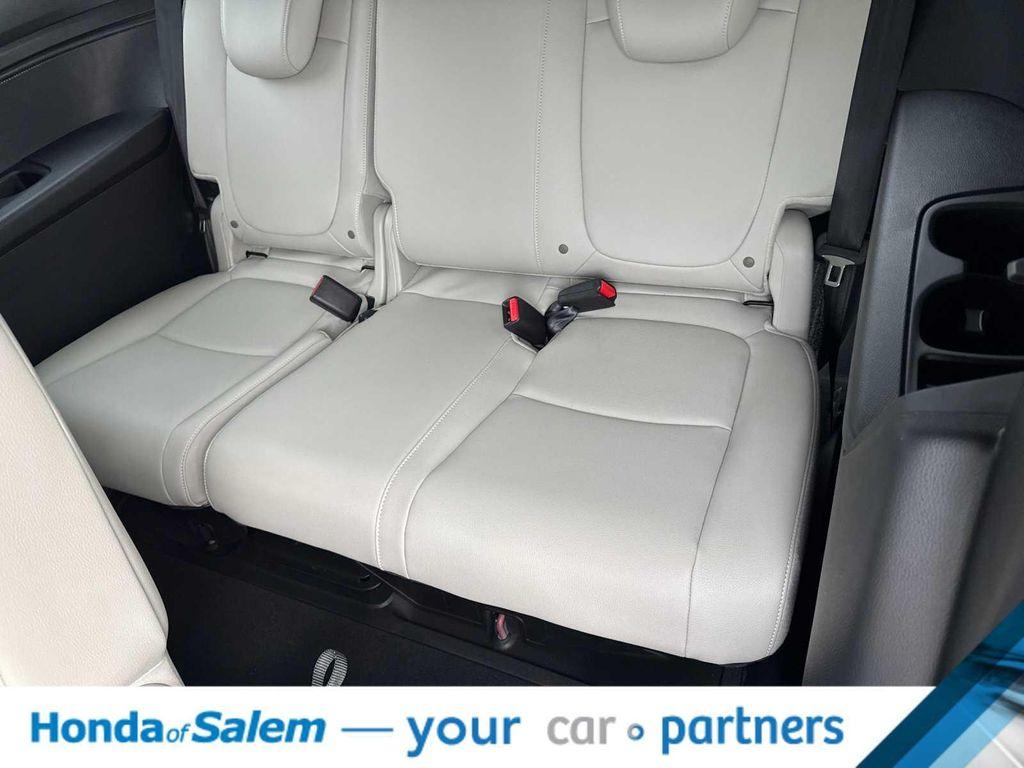 new 2026 Honda Odyssey car, priced at $43,584