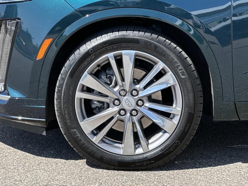 used 2024 Cadillac XT6 car, priced at $43,500