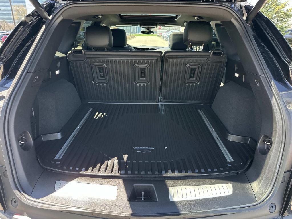 used 2023 Cadillac XT5 car, priced at $31,500