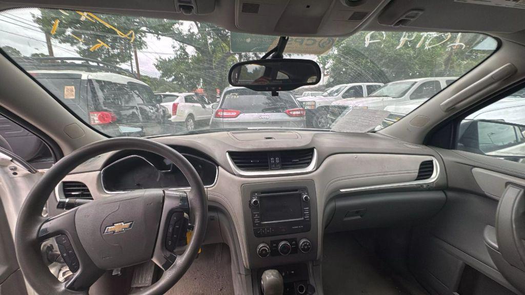 used 2014 Chevrolet Traverse car, priced at $3,250