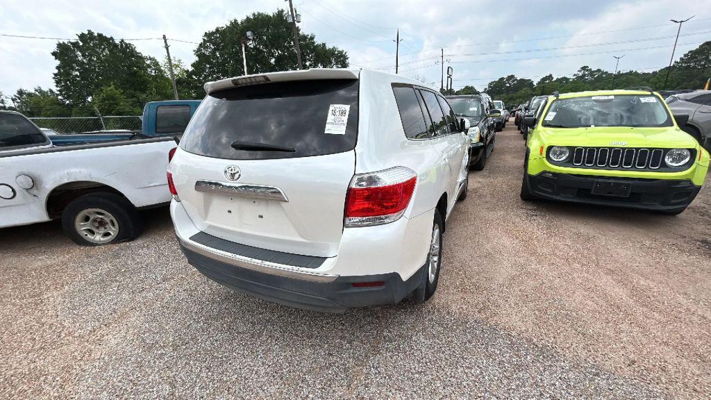 used 2013 Toyota Highlander car, priced at $5,950