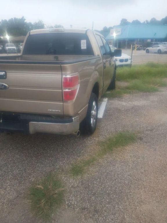 used 2011 Ford F-150 car, priced at $5,500