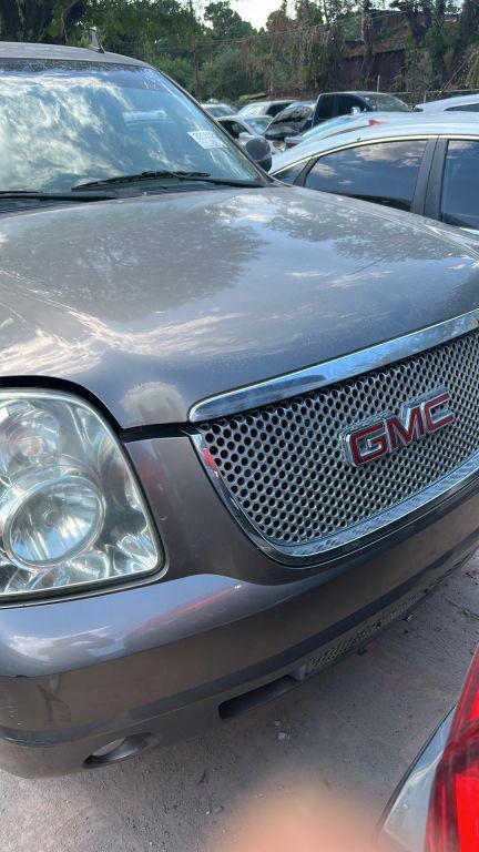 used 2012 GMC Yukon car, priced at $2,950