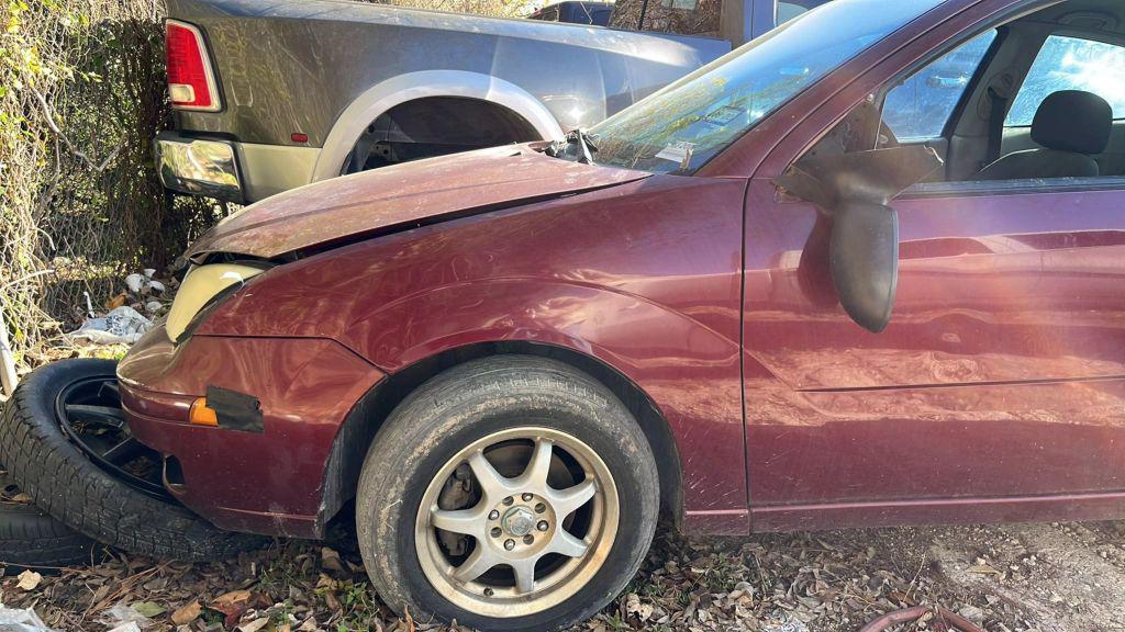 used 2007 Ford Focus car, priced at $900