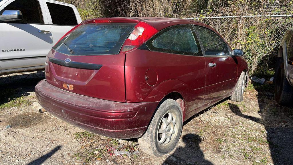 used 2007 Ford Focus car, priced at $900
