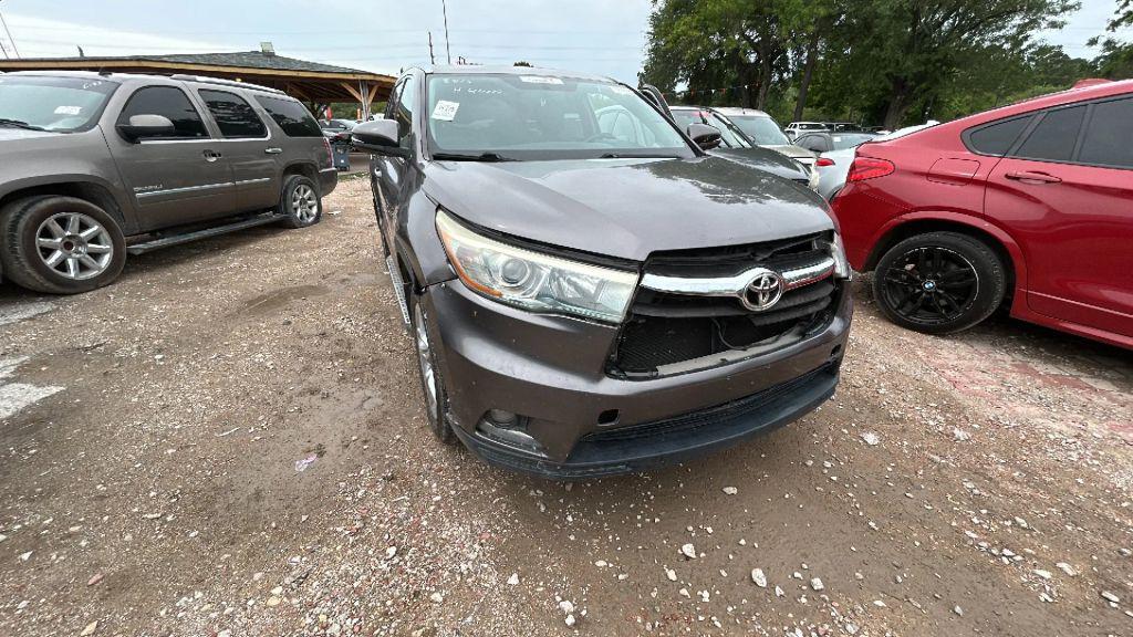 used 2015 Toyota Highlander car, priced at $12,950