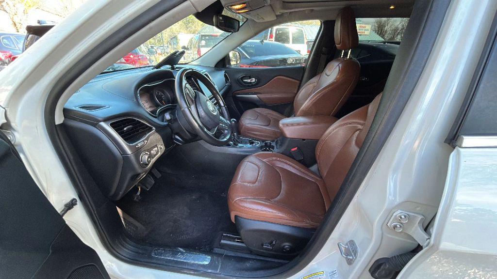 used 2019 Jeep Cherokee car, priced at $5,950