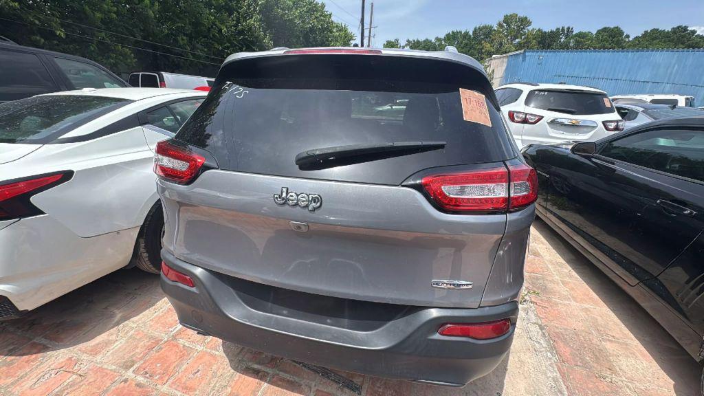 used 2015 Jeep Cherokee car, priced at $3,950